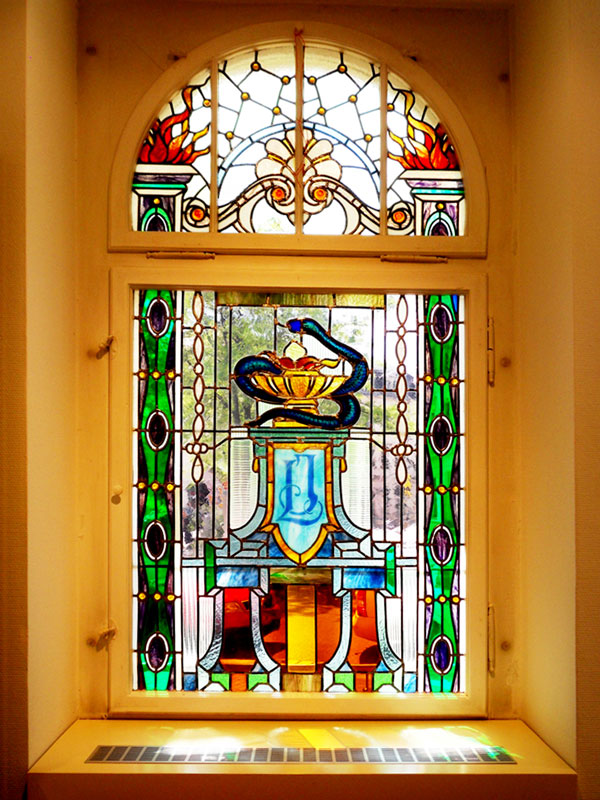 historisches Butzenglasfenster